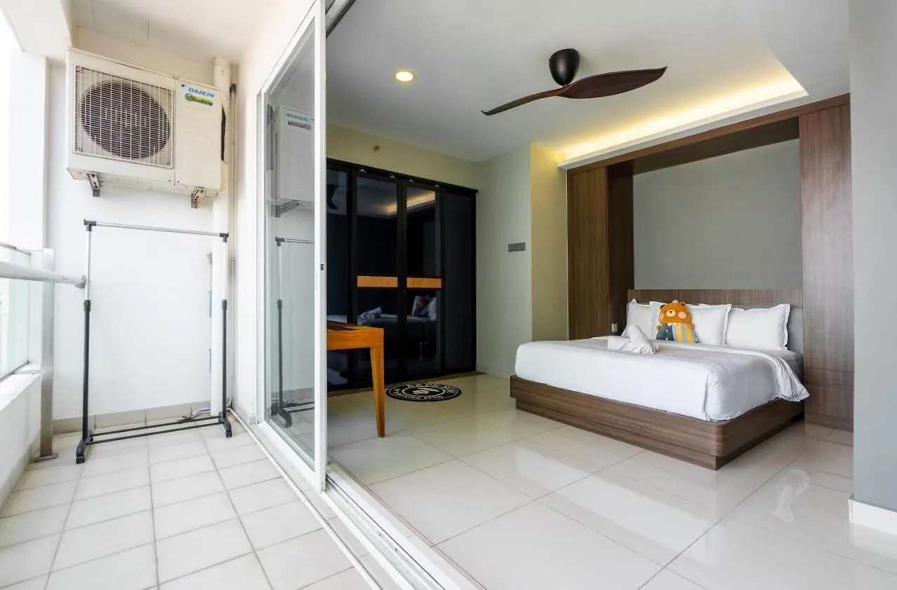 Mansion One Executive Bathtub 1Bedroom 2-4Pax George Town